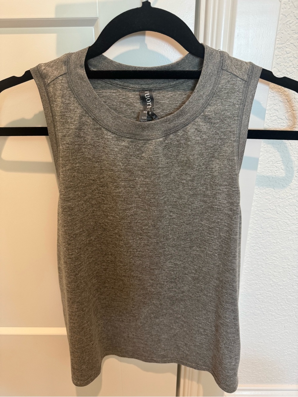 Vuori Energy Tank Top | Women's Large | Heather Gray | Activewear - Picture 4 of 8